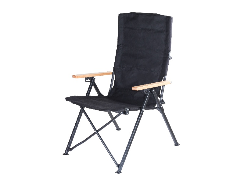 كرسي ألمنيوم قابل للطي بظهر مرتفع بذراعين خشبيين